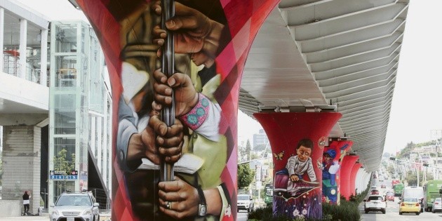 Ven desorden visual por arte urbano en pilares de L&iacute;nea 3