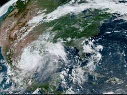 “Hanna” azotó con fuerza las costas del Golfo de Texas con fuertes vientos y lluvias. AFP / RAMMB