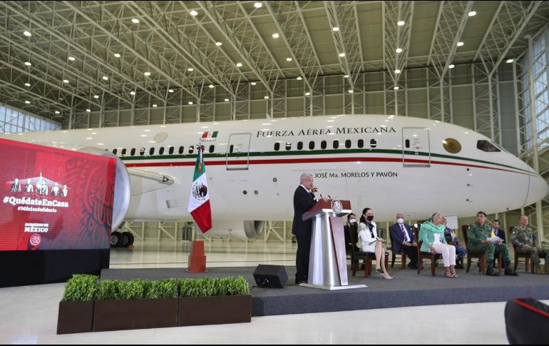 AMLO recordó que este avión fue comprado por el gobierno de Felipe Calderón para que lo usara el presidente Enrique Peña Nieto. SUN / B. Fregoso