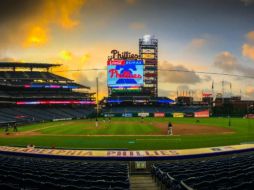 El juego pactado para las 18:00 horas de hoy lunes, se une al de Marlins contra Orioles suspendido por el múltiple brote dentro de la organización del sur de Florida. TWITTER / @losphillies