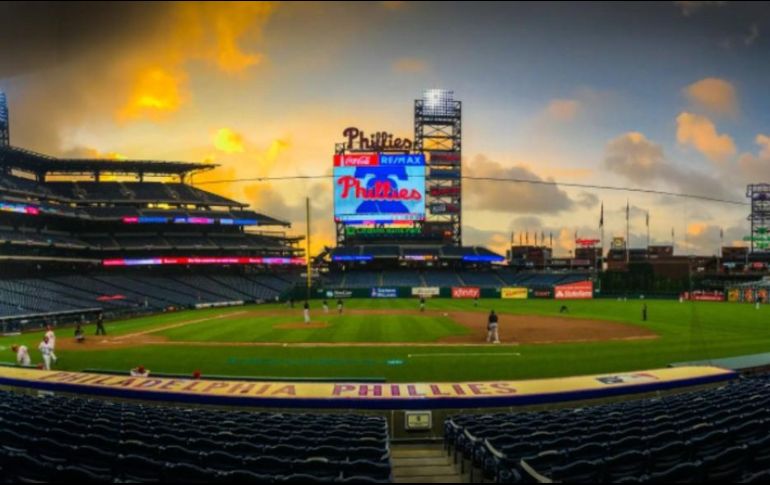 El juego pactado para las 18:00 horas de hoy lunes, se une al de Marlins contra Orioles suspendido por el múltiple brote dentro de la organización del sur de Florida. TWITTER / @losphillies
