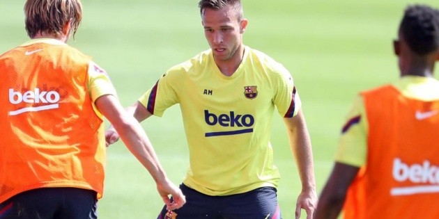Arthur en conflicto con el Bar&ccedil;a