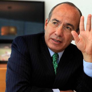 Se hubiera subido al avión presidencial para visitar a afectados por "Hanna": Calderón a AMLO