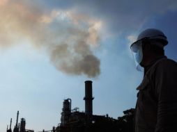 Las refinerías lograron procesar 631 mil barriles diarios en los primeros seis meses del año, un volumen superior en 37 mil barriles diarios. SUN / ARCHIVO