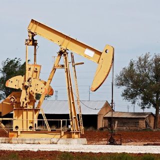 Petróleo de Texas baja por temor al avance de la pandemia en EU
