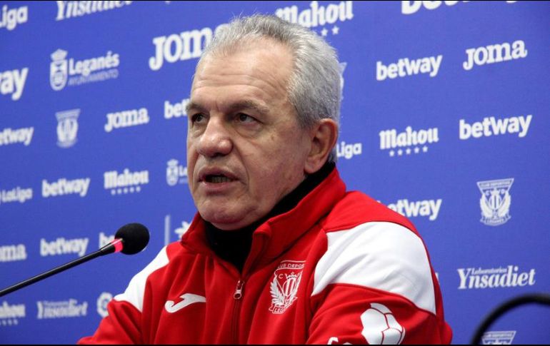 Javier Aguirre se encuentra disponible luego de desligarse del Leganés tras su descenso. EFE/ARCHIVO