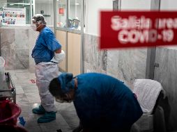 Los diferentes indicadores del COVID-19 en Jalisco registran un aumento durante las últimas semanas, lo que obliga a revisar la posibilidad de decretar aislamiento obligatorio. AFP / ARCHIVO