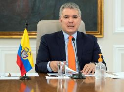 Fotografía cedida por la Presidencia de Colombia que muestra al mandatario Iván Duque mientras ofrece una declaración televisada este martes en Bogotá. EFE/Presidencia de Colombia