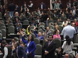 En la aprobación del extraordinario para la Cámara de Diputados, la alineación en contra del Bloque de Contención se rompió por el voto a favor de Dulce María Sauri y de Rubén Moreira, del PRI. SUN/Archivo