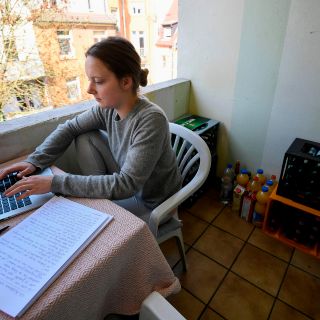 Aumentan 20% contrataciones de telefonía e internet fijos