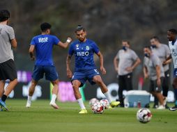 El futbolista mexicano tuvo una temporada destacada en Portugal y fue vital para que el Porto se alzara con el título liguero. TWITTER/@FCPorto