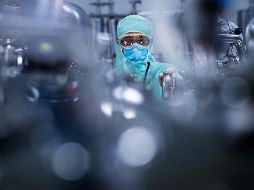 Existe una competencia planetaria por hacerse de las futuras vacunas. AFP/J. Saget