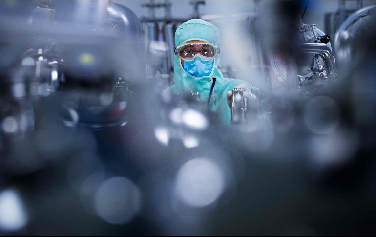 Existe una competencia planetaria por hacerse de las futuras vacunas. AFP/J. Saget