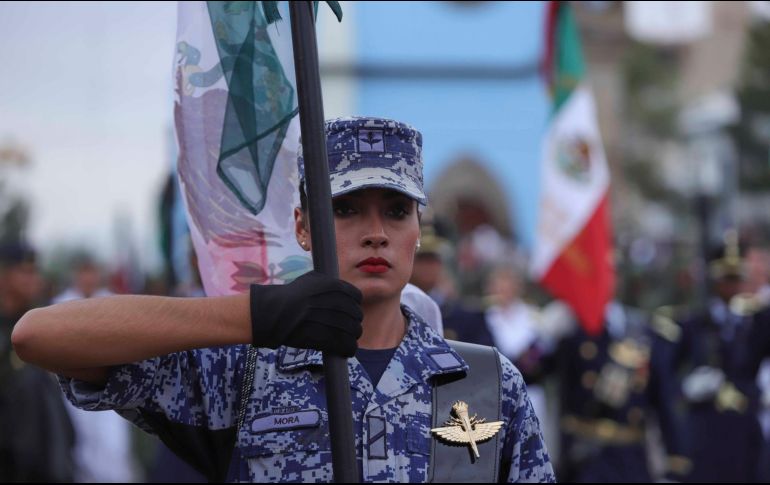 En el desfile de las Fuerzas Armadas por el Día de la Independencia acuden cerca de 400 mil personas a las calles de la capital de la República. SUN / ARCHIVO