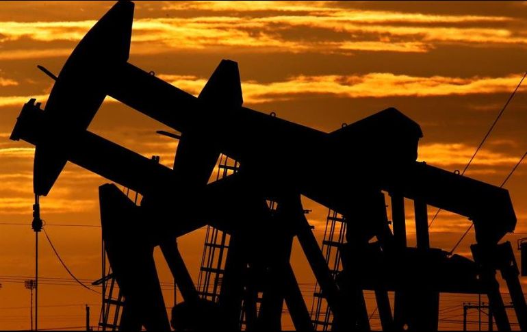 Los inventarios de crudo disminuyeron en 10.6 millones de barriles al 24 de julio. EFE/ARCHIVO