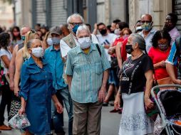 La escalada de decesos en Brasil mantiene una constancia aterradora, con un aumento de 10 mil aproximadamente cada 10 días. EFE/S. Moreira