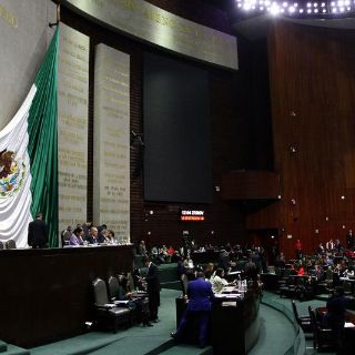 Diputados aprueban que López Obrador pueda comprar medicinas en el extranjero