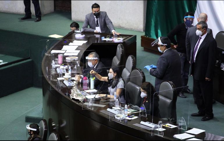 López Obrador criticó a los diputados por su intención de salvar 39 fideicomisos y extinguir solo cinco. SUN/G. Espinosa
