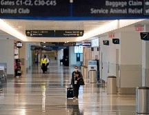 La caída del PIB refleja las medidas para combatir al coronavirus, como el cierre de fronteras y prohibiciones de vuelos. AP/ARCHIVO