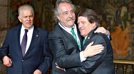 Cinco años han pasado desde que Miguel Herrera dejó involuntariamente el banquillo de la Selección Mexicana y, aunque admite que agredir físicamente al comunicador Christian Martinoli fue un error, cree que hay alguien que pudo hacer más por él: Decio de María. Imago7 / ARCHIVO