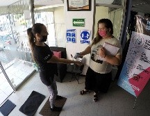 La mayoría de los contagios, aseguran, se dieron durante la realización de actividades no laborales como reuniones familiares. EL INFORMADOR / ARCHIVO