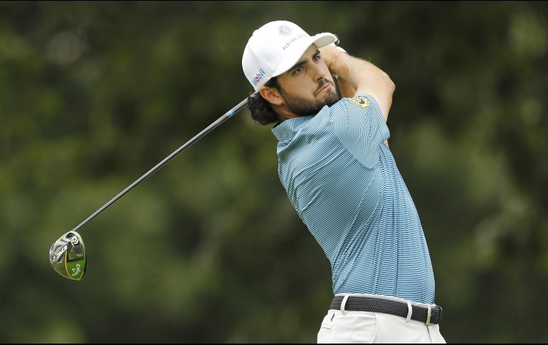 Abraham Ancer tira desde el hoyo 13 en la primera ronda del torneo. AFP/M. Reaves