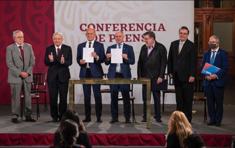 Cristian Morales Fuhrimann, representante de OPS y OMS en México, explicó el acuerdo para la adquisición de medicamentos. SUN / S. Tapia