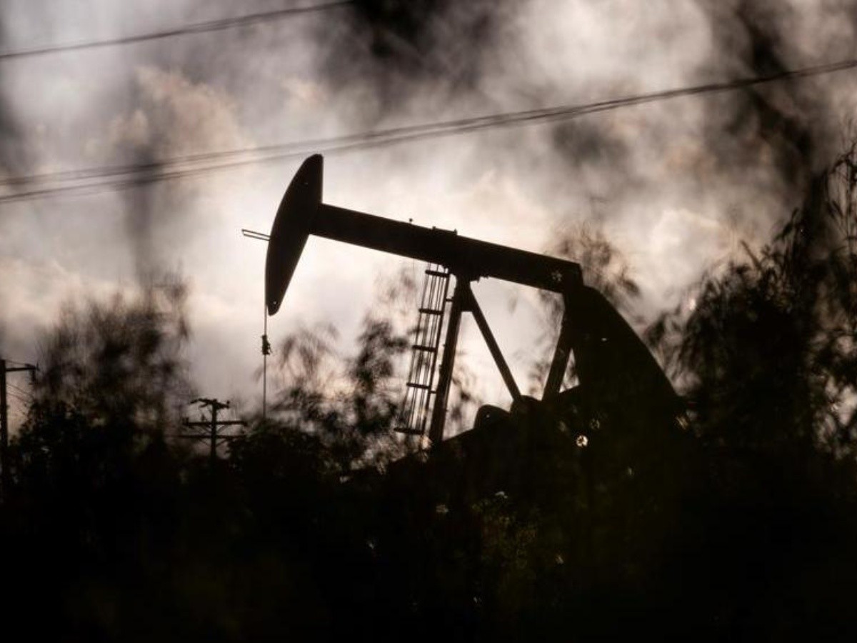  Precios del petróleo se recuperan tras fuerte caída previa