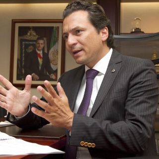 Lozoya firma libro de procesados por correo electrónico