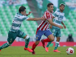 Chivas no pudo anotar su primer gol en lo que va del torneo. TWITTER / @Chivas