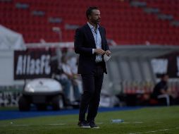 FRUSTRADO. Cara larga, tristeza, coraje y desconcierto, hasta el cubrebocas se quitó. IMAGO7