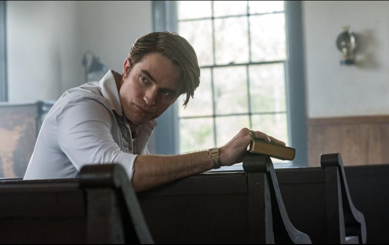 Pattinson interpreta a un predicador llamado “Preston Teagardin”. ESPECIAL / Netflix