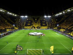 En el plan de la DFL se contempla eliminar el contingente de entradas para seguidores de los equipos visitantes, los puestos para ver de pie, y la prohibición de vender alcohol. AFP / ARCHIVO