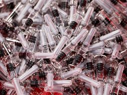 La semana pasada, Ebrard anunció que la empresa francesa Sanofi-Pasteur hará pruebas en México de la fase 3 de su vacuna, que ya se prueba en humanos. AFP / ARCHIVO