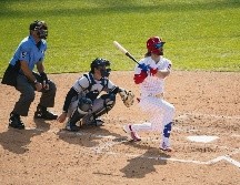 ENCENDIDO. Bryce Harper conectó cuadrangular productor de dos carreras en el tercer inning. AFP