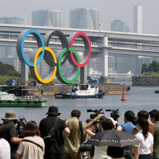 Retiran los anillos olímpicos de la Bahía de Tokio