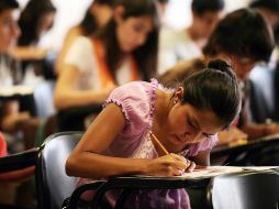 Ante el contexto de la pandemia, la UdeG eliminó el examen de ingreso para conseguir un lugar en las prepas; asignará lugares por el promedio de secundaria. EL INFORMADOR / ARCHIVO