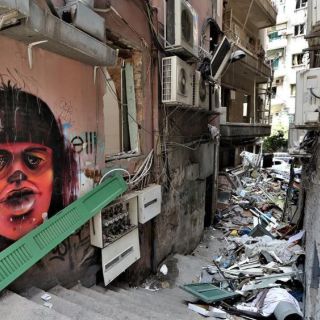 Detienen a 16 funcionarios del puerto de Beirut por explosión