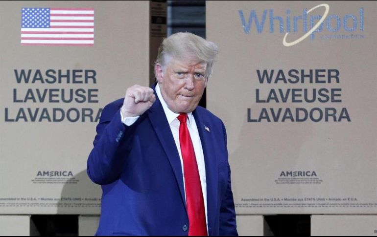 Este jueves, Trump visitó una fábrica de lavadoras de Whirpool en Ohio. EFE/D. Maxwell