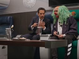 Loret y Brozo bromean y se alburean arriba del "avión presidencial"