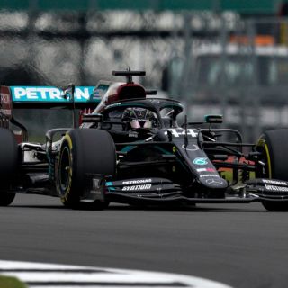 Mercedes domina primeras sesiones para GP del 70 aniversario