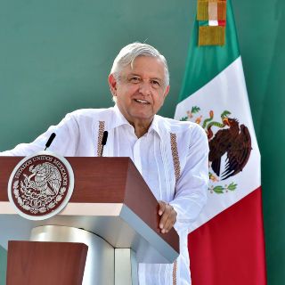 Por segundo día consecutivo, AMLO guarda minuto de silencio por víctimas de COVID-19