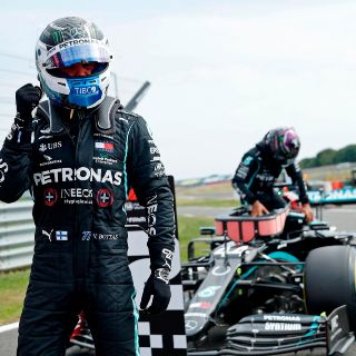 Valtteri Bottas le gana la ''pole'' a Lewis Hamilton en Silverstone