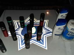 El hombre llevaba consigo artículos de higiene como desodorantes, papel higiénico y shampoo. ESPECIAL