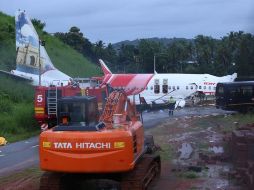 El Boeing 737 de la aerolínea Air India Express, con 191 personas entre pasajeros y tripulación, cubría la ruta entre Dubái y la ciudad de Kozhikode. EFE/P. Elamakkara