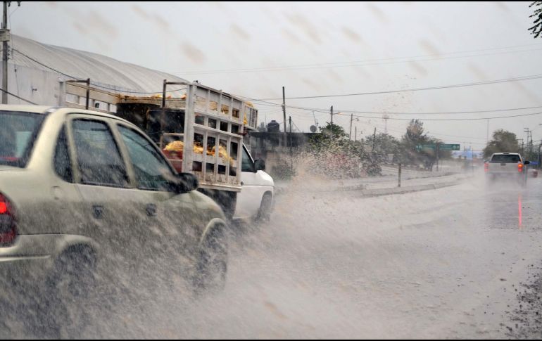 También se registraron derrumbes en dos carreteras estatales de zonas montañosas. NTX / ARCHIVO