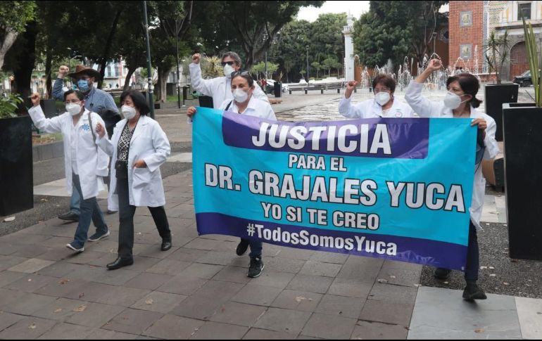 Personal médico de otros estados se sumó a las protestas en apoyo a Gerardo Vicente Grajales Yuca, como en Puebla (foto). SUN/O. Contreras