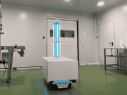 Con el robot se aíslan momentáneamente las áreas para la desinfección. YOUTUBE/MTS Tech México