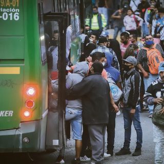 Falta de camiones resta efectividad a los horarios escalonados