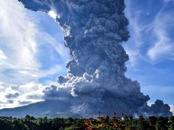 El volcán Sinabung es uno de los más activos del país. EFE